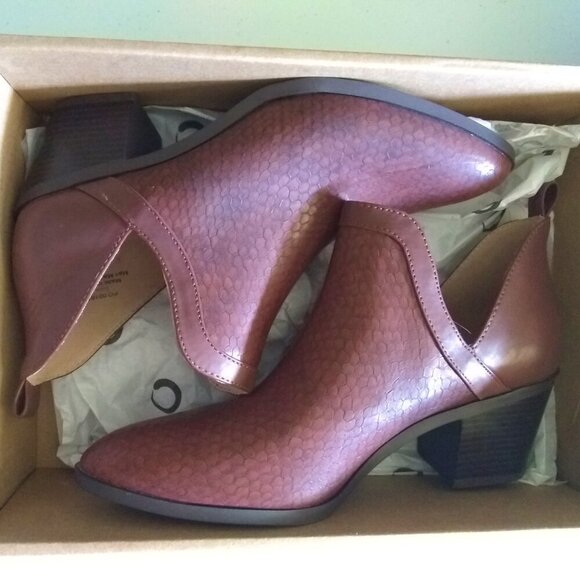 NWB ~ Sz 7 Block Heel! Brown Slip-On Ankle Booties ~ Journee Collection "Terri" - Picture 4 of 14